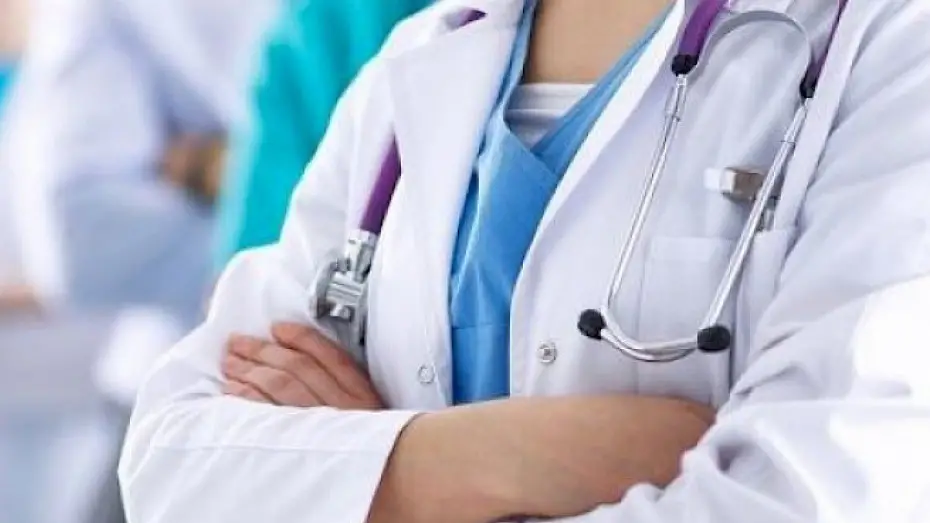 Повышение зарплаты дало приток врачей в госбольницы, считает глава Кабмина