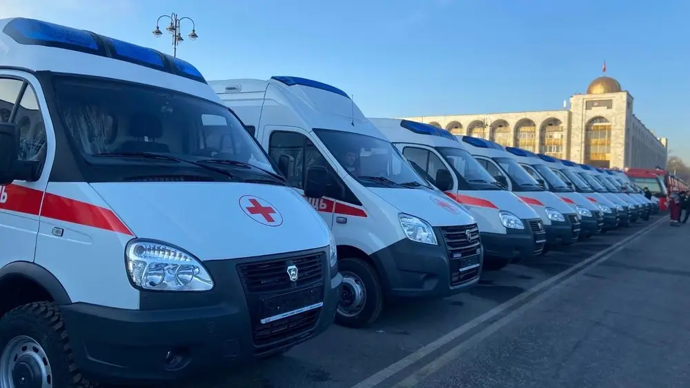 В 2023 году в Кыргызстан прибудет 300 машин скорой помощи, - министр здравоохранения