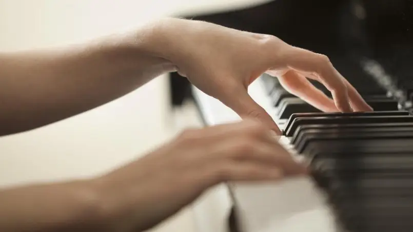 Уроки музыки увеличивают серое вещество мозга у пожилых людей, - исследование
