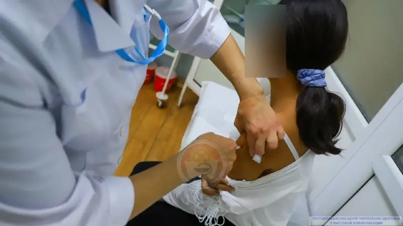 В Кыргызстане охват первой дозой вакцинации от ВПЧ составил 72%
