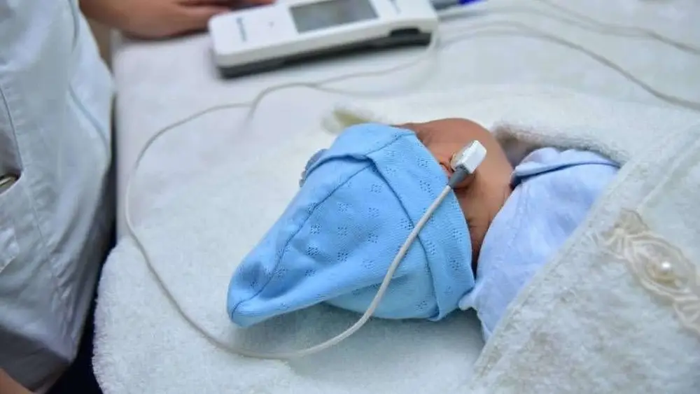 Медучреждения получили оборудование для раннего скрининга нарушений слуха у новорожденных